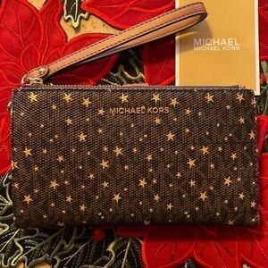 Brand New Michael Kors Phone Case Wristlet Zip Pockets Wallet Brown Gold Stars